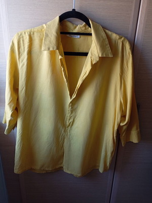 Regalinas women's shirt like new, size S, yellow