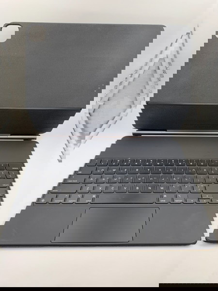 Apple Magic Keyboard for 12.9-inch iPad Pro (5th Generation) ‐ HYJ7 US