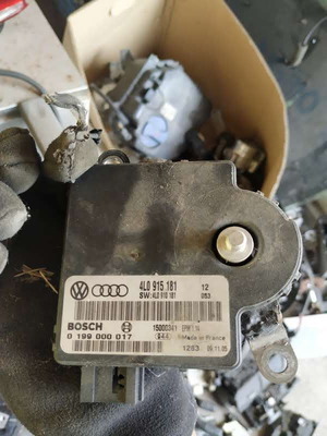 Μονάδα για Audi Q7 SUV I (03.2006 - 01.2016) μεταχειρισμένη, 4L0 915 181
