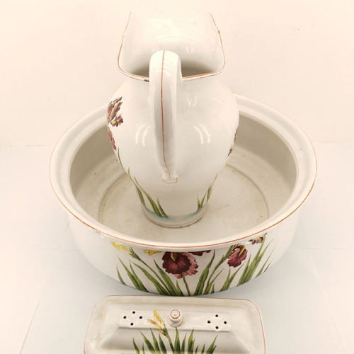 Lagoumano enamel washbasin set with soap dish, 1920s, like new
