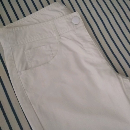 H&M white pants like new, slim straight fit
