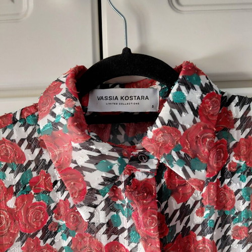 Vassia Kostara shirt like new, size Small, floral pattern