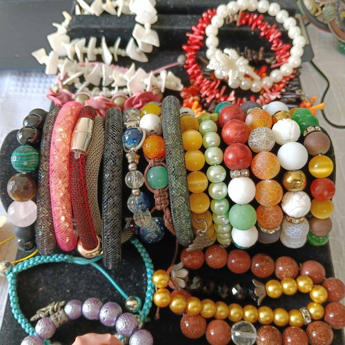 30 colorful bracelets