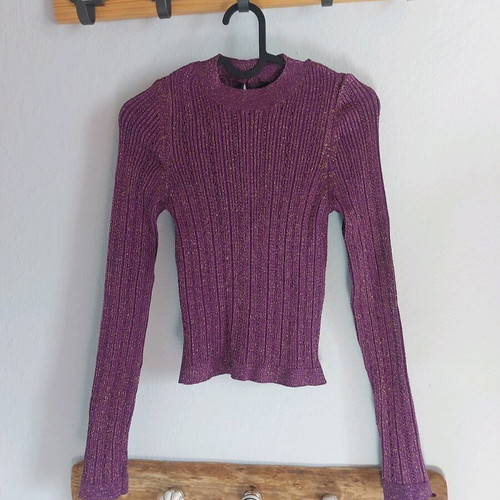 Mango top new with gold thread, size small, eggplant color