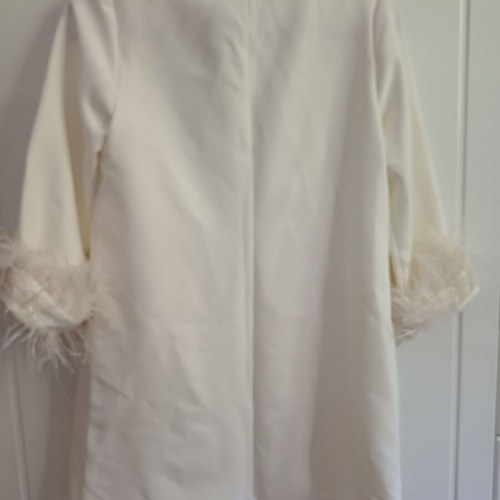 BSB Gold Label dress white new, size small, with collar and feather sleeves