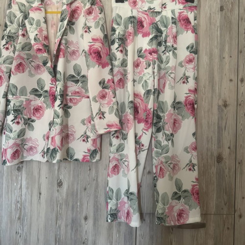 Studio 83 multicolor women's suit new