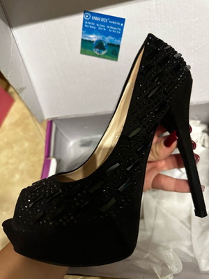Beaded women's pumps like new, size 39, black
