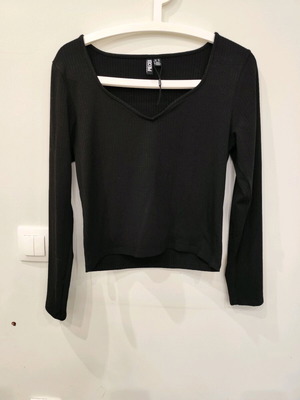 Pieces κοντή ελαστική μπλούζα καινούργια, μαύρη, μέγεθος XL