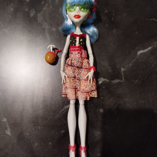 Monster High Skull Shores Ghoulia doll like new