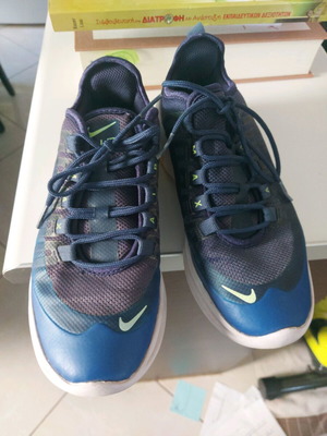 Nike athletic shoes like new, size 37, blue