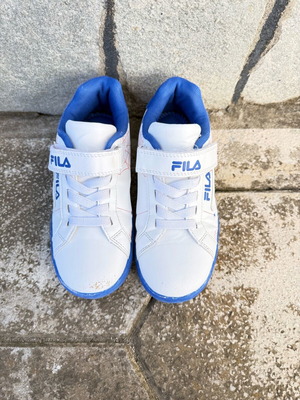 Fila sneakers μεταχειρισμένα, μέγεθος 32, άσπρο και μπλε