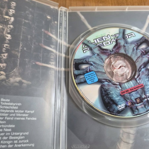 Alien vs. Predator DVD like new, action and fantasy