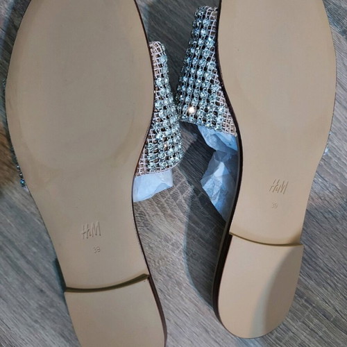 Flat sandals H&M new, size 39, silver with rhinestones