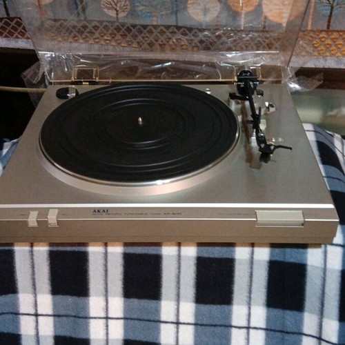 Akai AP-B110 vintage turntable like new