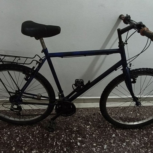 Two mountain bikes like new, 26 inch, V-brakes, men's, gears