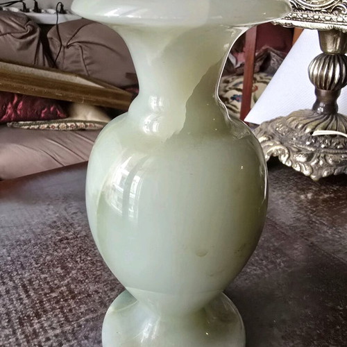 Marble vase like new, height 15 cm