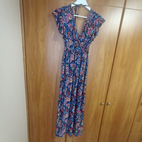 Maxi dress like new with back opening, size M, multicolor
