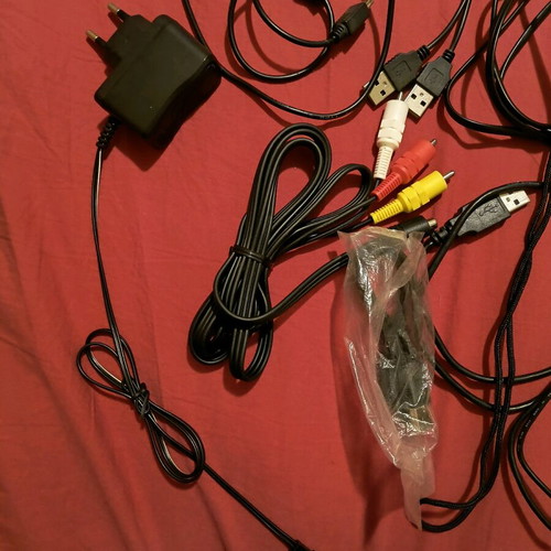 Cable pack used, USB, ADSL splitter, phone, audio and video cables