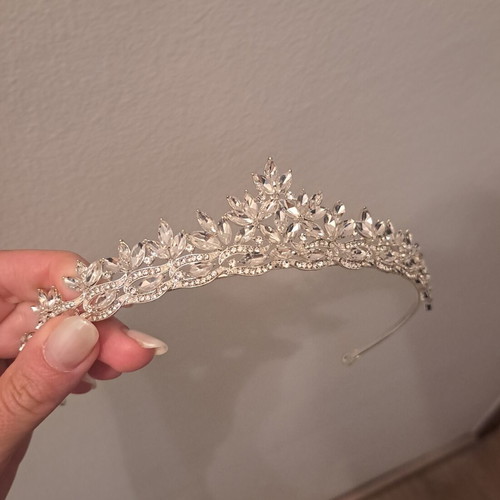Tiara silver tone bridal with crystal leaf design