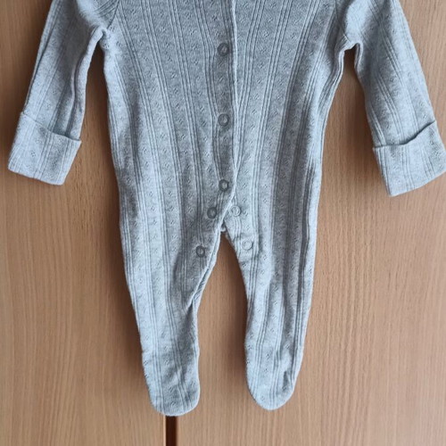 Baby bodysuits like new, pack of 8, size 50 newborn