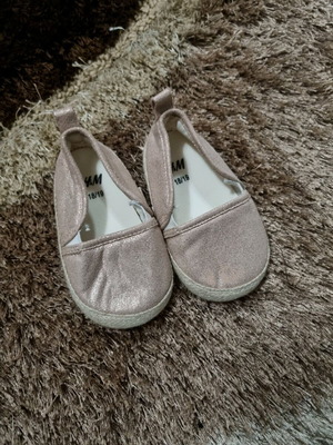 Βρεφικά παπουτσάκια μεταχειρισμένα, νούμερο 18/19, σαν καινούργια