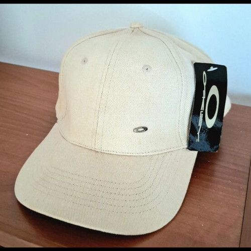 Oakley Vintage Tinfoil Cap brand new, ecru