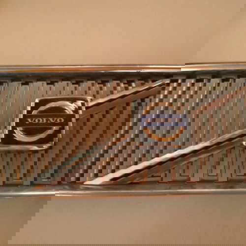 Volvo μάσκα μπροστά