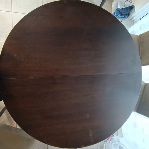 Round extendable dining set used with 6 alkadara chairs