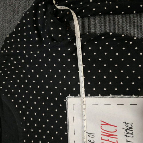 T shirt long sleeve like new, size M, black and white
