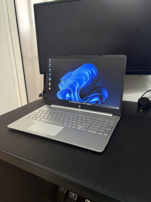 HP Laptop i7 10th Gen 8GB RAM 512GB SSD Windows 11 Office used