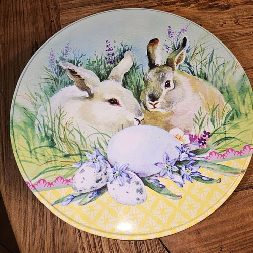 Easter metal box used, diameter 17 cm