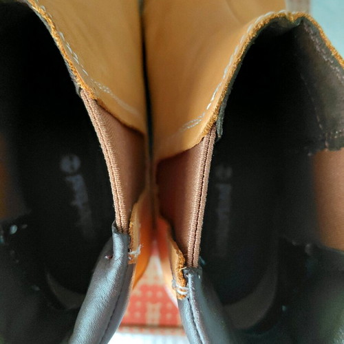 Leather Chelsea boots Timberland orange like new