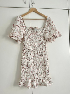 Neo Noir Floral Smocked Dress Like New, 100% Cotton, White, Size M