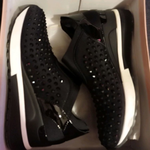 Renato Garini black athletic shoes like new, size 39