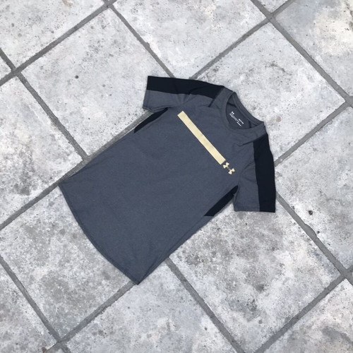 Under Armour compression shirt like new, medium, grey