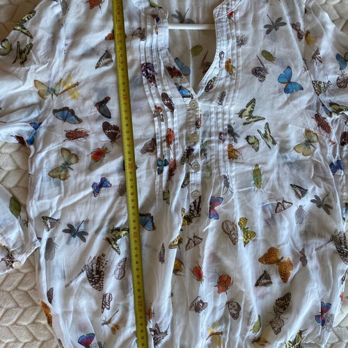 Thin butterfly shirt size M like new, white