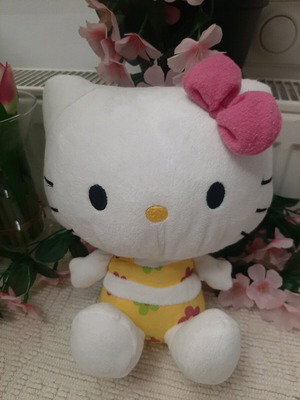 HelloKitty plush like new