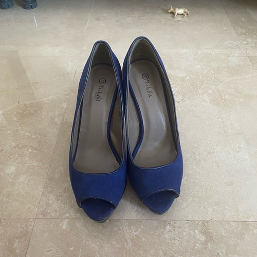 Blue pumps like new, size 39