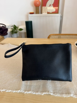 Max Mara μαύρο pouch σαν καινούργιο