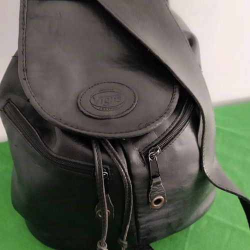 Leather shoulder bag black like new, large capacity