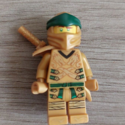 Lego Ninjago Golden Ninja Lloyd and Nya figures like new