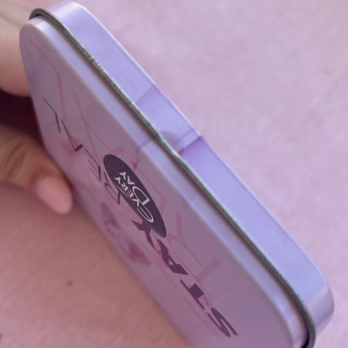 EveryDay metal case used for carrying 2 pads