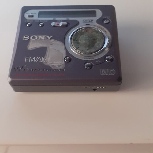 Sony Minidisc Portable MZ G750 used with external wear