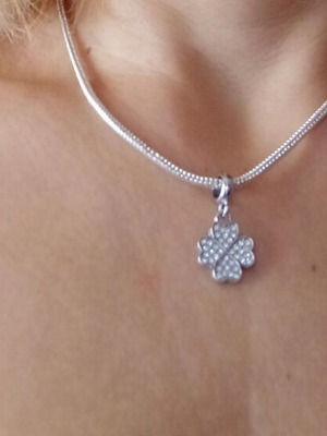 Silver pendant necklace