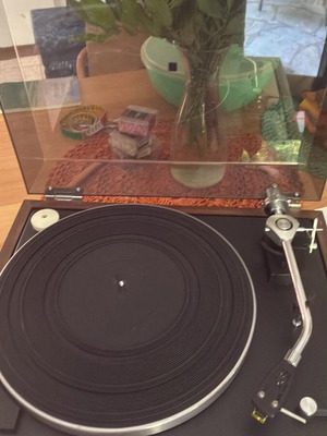 Technics SL-25B vintage automatic belt-drive turntable used