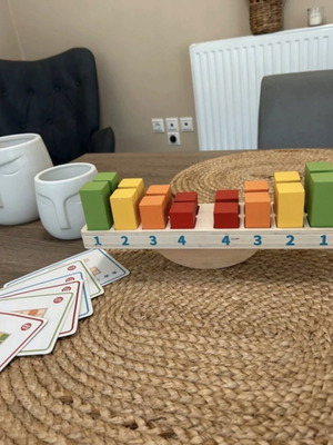 Montessori counting balance toy