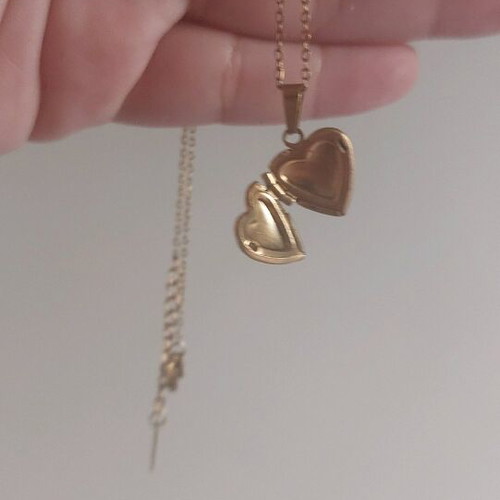 Heart-shaped pendant like new, 18K gold plated