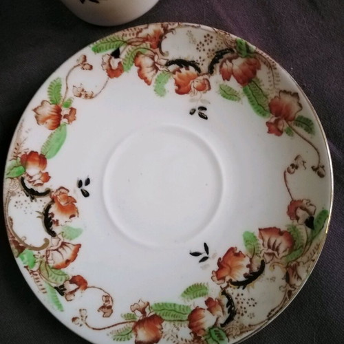 Collectible tea set four pieces fine English porcelain like new