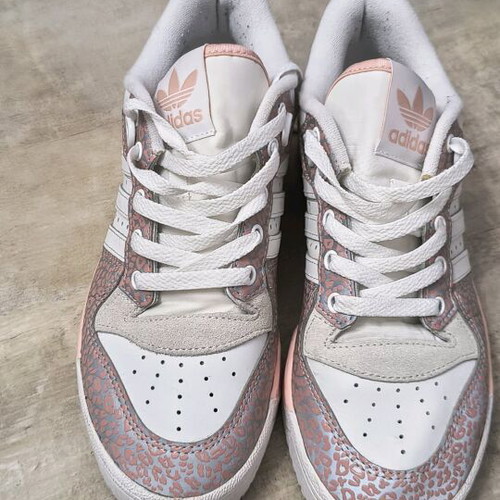 Adidas Originals Rivalry Low like new white sports shoes with pink details