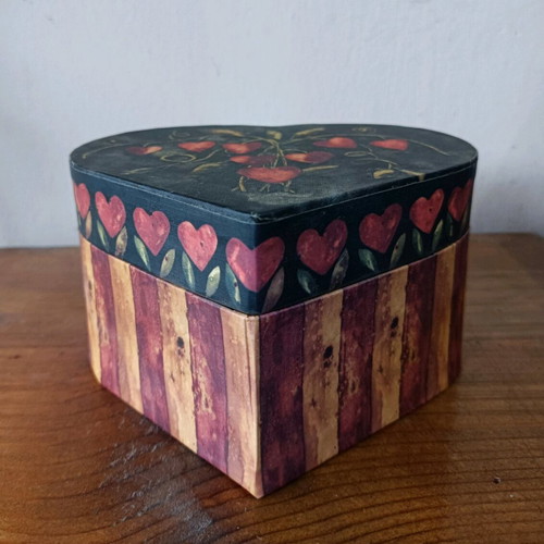 Lang Candles heart-shaped box set with scented candles new